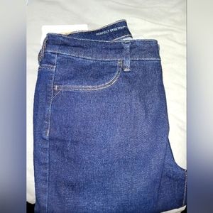Chicos Perfectly Stretch Girlfriend Ankle Jeans